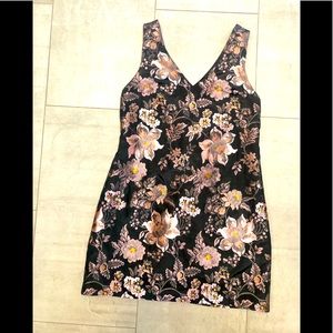 Urban Outfitters dress in fun floral on black🌸